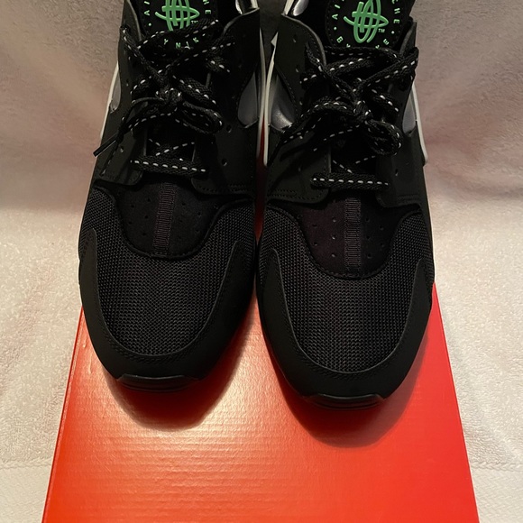 Nike Air Huarache main image 4
